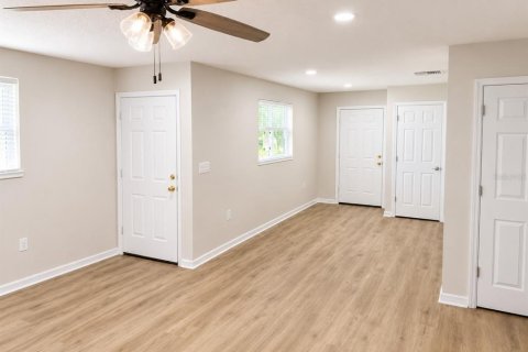 Villa ou maison à vendre à Sarasota, Floride: 3 chambres, 109.16 m2 № 2134386 - photo 4