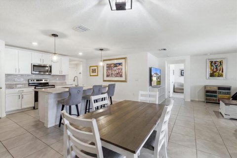 Villa ou maison à vendre à Beverly Hills, Floride: 4 chambres, 169.83 m2 № 2430519 - photo 16