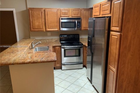 Condo in Coconut Creek, Florida, 2 bedrooms  № 2001480 - photo 9