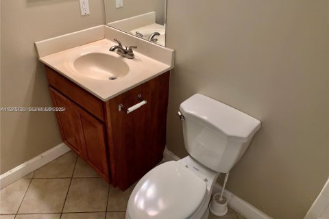 Condo in Coconut Creek, Florida, 2 bedrooms  № 2001480 - photo 16