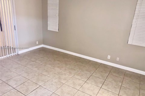 Condo in Coconut Creek, Florida, 2 bedrooms  № 2001480 - photo 11