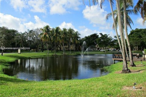 Condo in Coconut Creek, Florida, 2 bedrooms  № 2001480 - photo 27