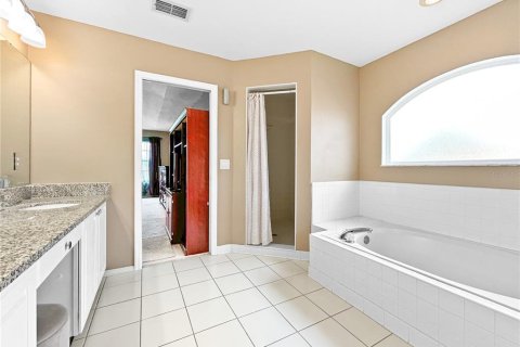 House in Orlando, Florida 4 bedrooms, 277.59 sq.m. № 2196120 - photo 22