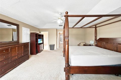 House in Orlando, Florida 4 bedrooms, 277.59 sq.m. № 2196120 - photo 19