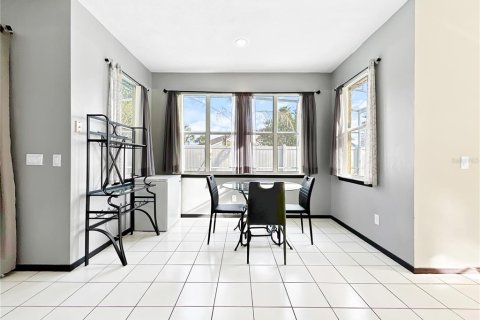 House in Orlando, Florida 4 bedrooms, 277.59 sq.m. № 2196120 - photo 14