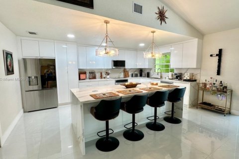 Снять в аренду виллу или дом в Хомстед, Флорида 4 спальни, 189.52м2, № 1931689 - фото 25