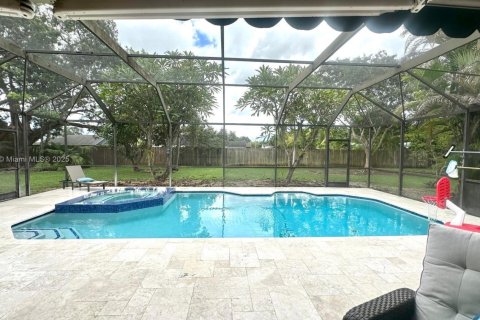 Снять в аренду виллу или дом в Хомстед, Флорида 4 спальни, 189.52м2, № 1931689 - фото 8