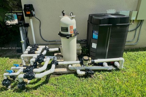 Снять в аренду виллу или дом в Хомстед, Флорида 4 спальни, 189.52м2, № 1931689 - фото 16