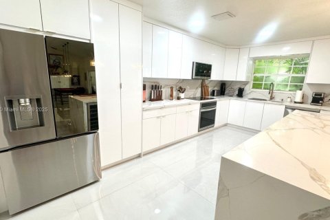 Снять в аренду виллу или дом в Хомстед, Флорида 4 спальни, 189.52м2, № 1931689 - фото 29