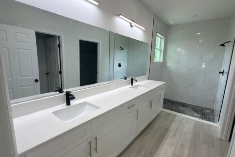 Casa en alquiler en North Port, Florida, 4 dormitorios, 185.8 m2 № 2093039 - foto 4