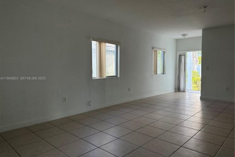 House in Homestead, Florida 4 bedrooms, 163.69 sq.m. № 2052979 - photo 9