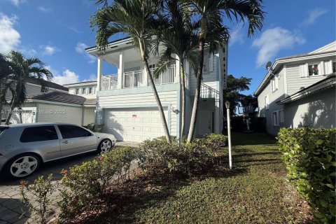 House in Homestead, Florida 4 bedrooms, 163.69 sq.m. № 2052979 - photo 13