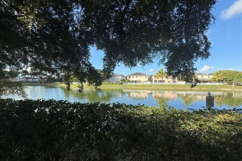 House in Homestead, Florida 4 bedrooms, 163.69 sq.m. № 2052979