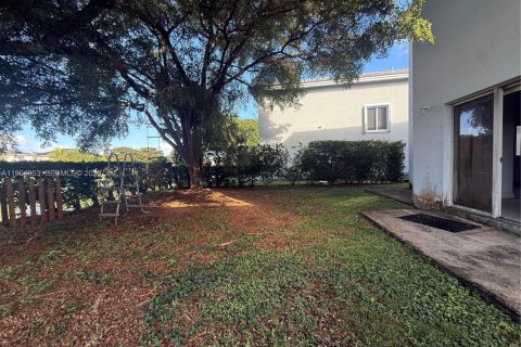 House in Homestead, Florida 4 bedrooms, 163.69 sq.m. № 2052979 - photo 6