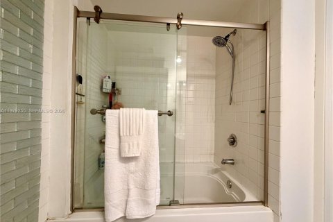 Condominio en venta en Miami, Florida, 2 dormitorios, 85.93 m2 № 2043784 - foto 12