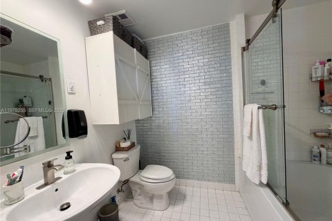 Condominio en venta en Miami, Florida, 2 dormitorios, 85.93 m2 № 2043784 - foto 13