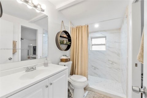 House in Miami, Florida 4 bedrooms, 150.69 sq.m. № 1766582 - photo 26
