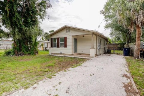 House in Tampa, Florida 2 bedrooms, 76.92 sq.m. № 2237833