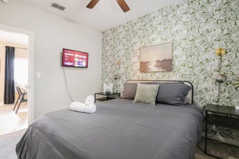 House in Tampa, Florida 2 bedrooms, 76.92 sq.m. № 2237833 - photo 8