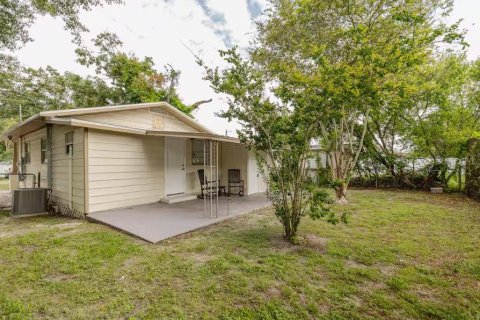 House in Tampa, Florida 2 bedrooms, 76.92 sq.m. № 2237833 - photo 13