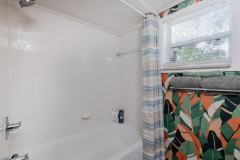 House in Tampa, Florida 2 bedrooms, 76.92 sq.m. № 2237833 - photo 10