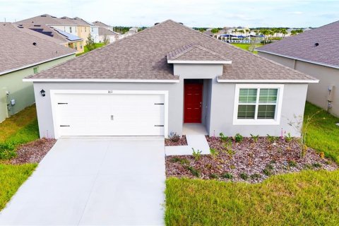 House in Haines City, Florida 4 bedrooms, 173.45 sq.m. № 1515992 - photo 1