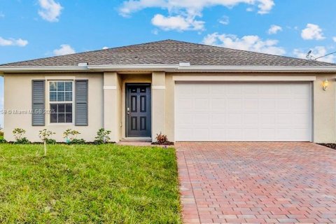 House in LaBelle, Florida 4 bedrooms № 1960080 - photo 1