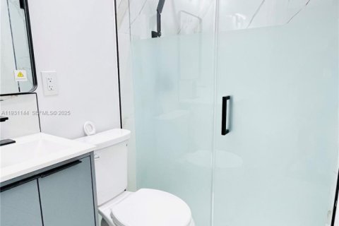 House in Miami, Florida 4 bedrooms, 113.81 sq.m. № 1989791 - photo 19