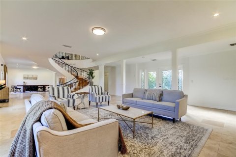 House in Dunedin, Florida 5 bedrooms, 587.98 sq.m. № 1750659 - photo 3