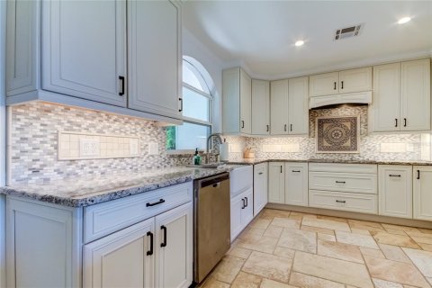 House in Dunedin, Florida 5 bedrooms, 587.98 sq.m. № 1750659 - photo 25