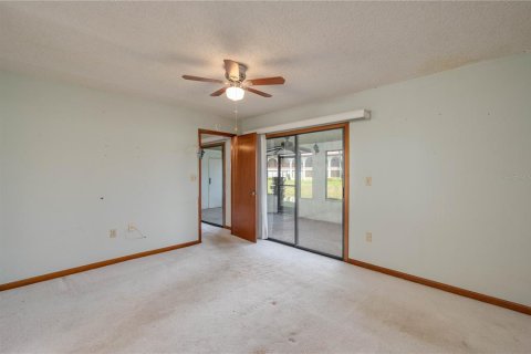 Condo in Lake Wales, Florida, 2 bedrooms  № 1736948 - photo 12