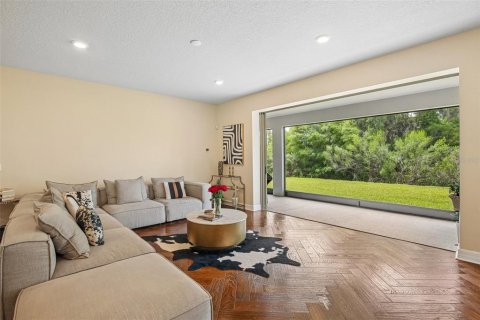Villa ou maison à vendre à Tampa, Floride: 5 chambres, 432 m2 № 2098508 - photo 8