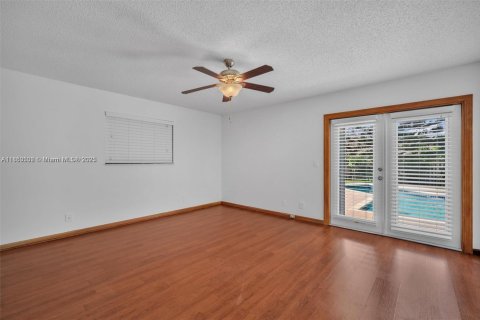 House in Boca Raton, Florida 4 bedrooms, 170.75 sq.m. № 1871937 - photo 9