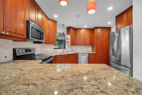 House in Boca Raton, Florida 4 bedrooms, 170.75 sq.m. № 1871937 - photo 7