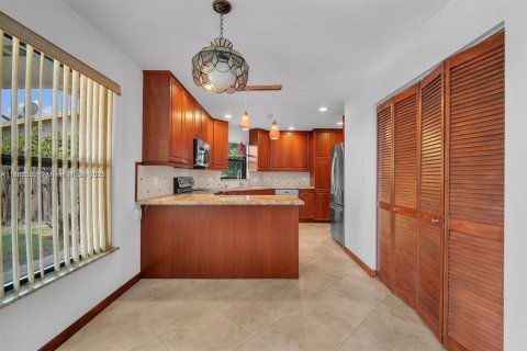 House in Boca Raton, Florida 4 bedrooms, 170.75 sq.m. № 1871937 - photo 6