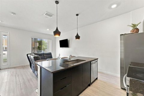 Touwnhouse à vendre à Kissimmee, Floride: 3 chambres, 126.35 m2 № 2425820 - photo 9