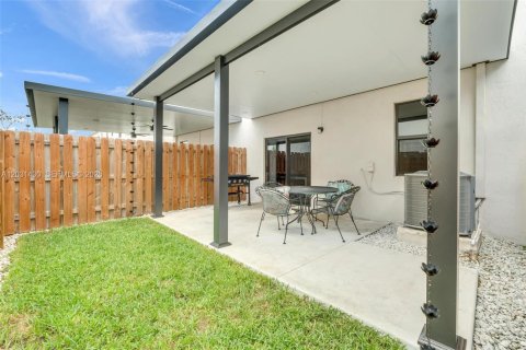 Adosado en alquiler en Miami, Florida, 3 dormitorios, 123.65 m2 № 2084996 - foto 21