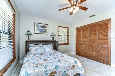House in Dade City, Florida 3 bedrooms, 237.64 sq.m. № 1517087 - photo 22