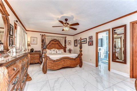 House in Dade City, Florida 3 bedrooms, 237.64 sq.m. № 1517087 - photo 16