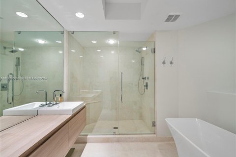 Copropriété à vendre à North Miami Beach, Floride: 2 chambres, 159.61 m2 № 1994669 - photo 18