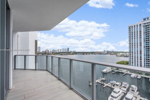 Copropriété à vendre à North Miami Beach, Floride: 2 chambres, 159.61 m2 № 1994669 - photo 5