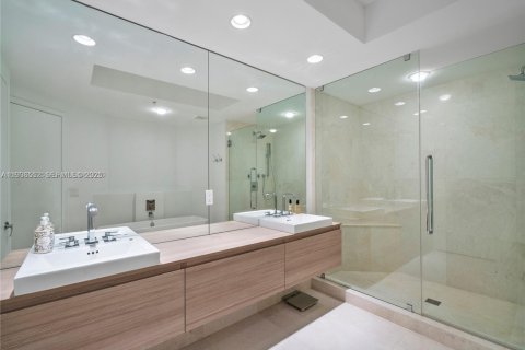 Copropriété à vendre à North Miami Beach, Floride: 2 chambres, 159.61 m2 № 1994669 - photo 19