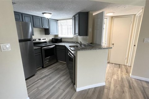 Condominio en alquiler en Orlando, Florida, 2 dormitorios, 80.27 m2 № 1906838 - foto 2