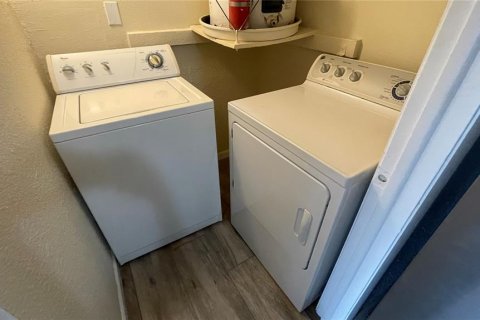 Condominio en alquiler en Orlando, Florida, 2 dormitorios, 80.27 m2 № 1906838 - foto 12