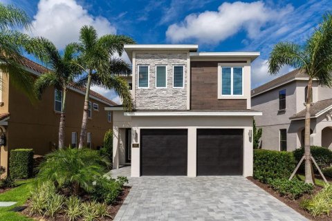 House in Four Corners, Florida 6 bedrooms, 318.47 sq.m. № 1777275 - photo 1