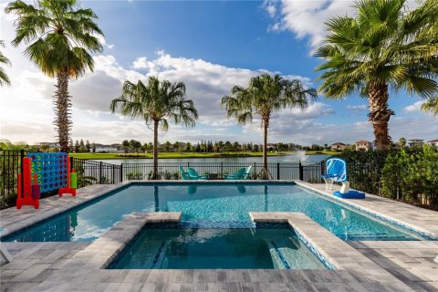 House in Four Corners, Florida 6 bedrooms, 318.47 sq.m. № 1777275 - photo 2