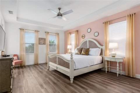 House in Four Corners, Florida 6 bedrooms, 318.47 sq.m. № 1777275 - photo 28