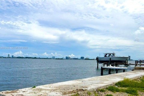 Land in Miami, Florida № 2381698 - photo 3