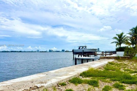 Land in Miami, Florida № 2381698 - photo 5