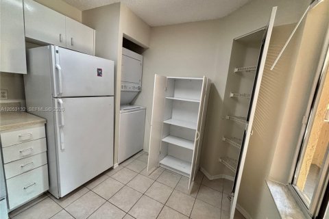 Condo in Coral Springs, Florida, 2 bedrooms  № 2263056 - photo 12